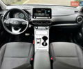 Белый Хендай Kona Electric, объемом двигателя 0 л и пробегом 103 тыс. км за 17999 $, фото 3 на Automoto.ua