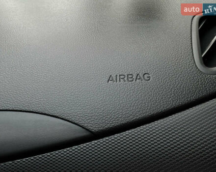 Белый Хендай Kona Electric, объемом двигателя 0 л и пробегом 58 тыс. км за 17499 $, фото 113 на Automoto.ua