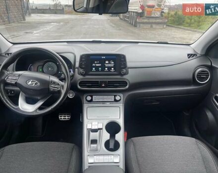 Білий Хендай Kona Electric, об'ємом двигуна 0 л та пробігом 158 тис. км за 16500 $, фото 24 на Automoto.ua