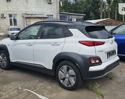 Белый Хендай Kona Electric, объемом двигателя 0 л и пробегом 50 тыс. км за 21500 $, фото 3 на Automoto.ua