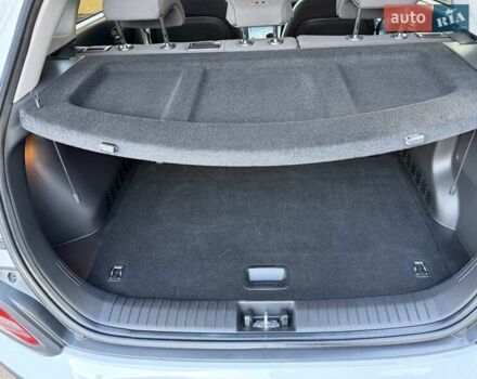 Білий Хендай Kona Electric, об'ємом двигуна 0 л та пробігом 64 тис. км за 14950 $, фото 118 на Automoto.ua