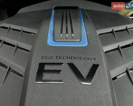 Белый Хендай Kona Electric, объемом двигателя 0 л и пробегом 58 тыс. км за 17499 $, фото 64 на Automoto.ua