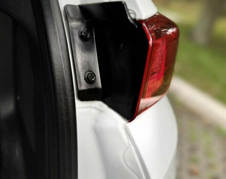 Белый Хендай Kona Electric, объемом двигателя 0 л и пробегом 103 тыс. км за 17999 $, фото 64 на Automoto.ua