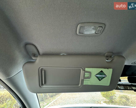 Белый Хендай Kona Electric, объемом двигателя 0 л и пробегом 58 тыс. км за 17499 $, фото 107 на Automoto.ua