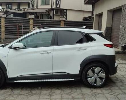 Білий Хендай Kona Electric, об'ємом двигуна 0 л та пробігом 59 тис. км за 23500 $, фото 4 на Automoto.ua
