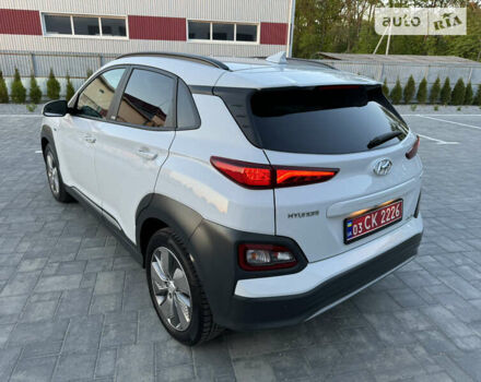 Белый Хендай Kona Electric, объемом двигателя 0 л и пробегом 88 тыс. км за 19400 $, фото 22 на Automoto.ua