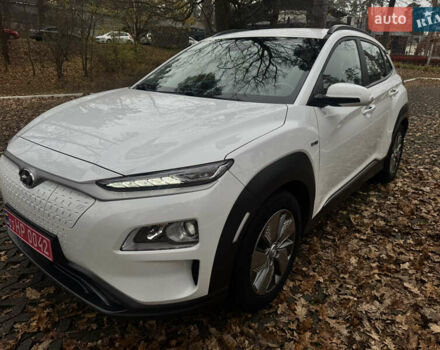 Білий Хендай Kona Electric, об'ємом двигуна 0 л та пробігом 59 тис. км за 17499 $, фото 45 на Automoto.ua