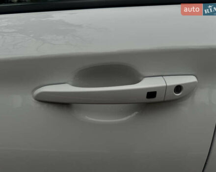 Білий Хендай Kona Electric, об'ємом двигуна 0 л та пробігом 59 тис. км за 17499 $, фото 54 на Automoto.ua