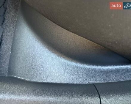 Білий Хендай Kona Electric, об'ємом двигуна 0 л та пробігом 64 тис. км за 14950 $, фото 106 на Automoto.ua