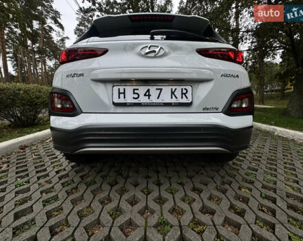 Белый Хендай Kona Electric, объемом двигателя 0 л и пробегом 103 тыс. км за 17999 $, фото 32 на Automoto.ua