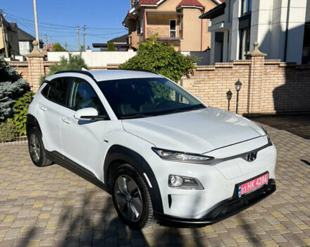 Белый Хендай Kona Electric, объемом двигателя 0 л и пробегом 88 тыс. км за 17900 $, фото 7 на Automoto.ua