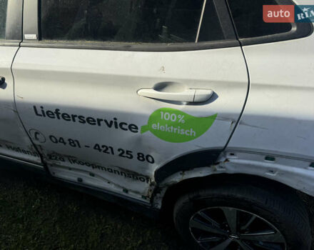 Белый Хендай Kona Electric, объемом двигателя 0 л и пробегом 50 тыс. км за 10599 $, фото 5 на Automoto.ua