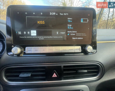 Білий Хендай Kona Electric, об'ємом двигуна 0 л та пробігом 125 тис. км за 17800 $, фото 15 на Automoto.ua