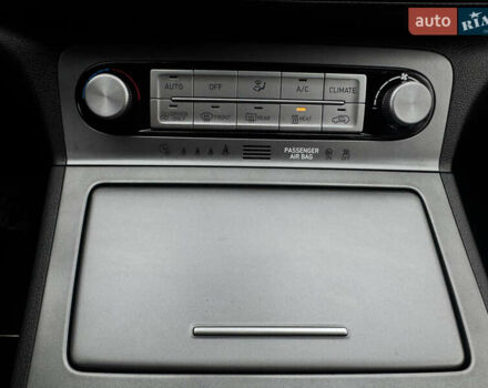 Білий Хендай Kona Electric, об'ємом двигуна 0 л та пробігом 59 тис. км за 17499 $, фото 26 на Automoto.ua