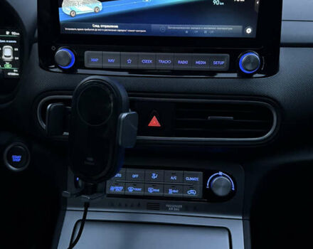 Белый Хендай Kona Electric, объемом двигателя 0 л и пробегом 47 тыс. км за 16100 $, фото 17 на Automoto.ua