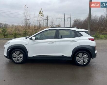 Білий Хендай Kona Electric, об'ємом двигуна 0 л та пробігом 158 тис. км за 16500 $, фото 9 на Automoto.ua