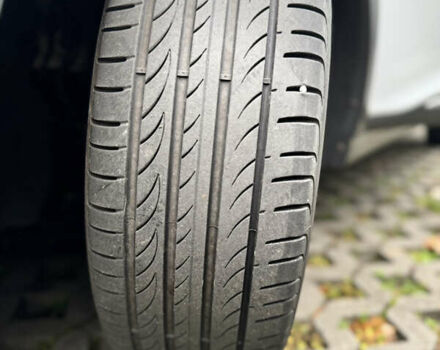 Белый Хендай Kona Electric, объемом двигателя 0 л и пробегом 103 тыс. км за 17999 $, фото 86 на Automoto.ua