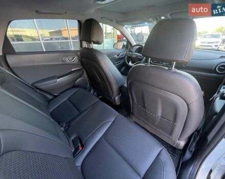 Білий Хендай Kona Electric, об'ємом двигуна 0 л та пробігом 13 тис. км за 8600 $, фото 24 на Automoto.ua