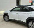 Белый Хендай Kona Electric, объемом двигателя 0 л и пробегом 96 тыс. км за 19500 $, фото 26 на Automoto.ua