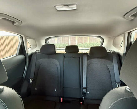 Белый Хендай Kona Electric, объемом двигателя 0 л и пробегом 95 тыс. км за 17500 $, фото 11 на Automoto.ua