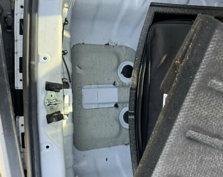 Белый Хендай Kona Electric, объемом двигателя 0 л и пробегом 50 тыс. км за 10599 $, фото 10 на Automoto.ua