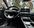 Белый Хендай Kona Electric, объемом двигателя 0 л и пробегом 103 тыс. км за 17999 $, фото 112 на Automoto.ua