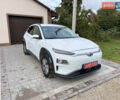 Белый Хендай Kona Electric, объемом двигателя 0 л и пробегом 107 тыс. км за 18465 $, фото 1 на Automoto.ua