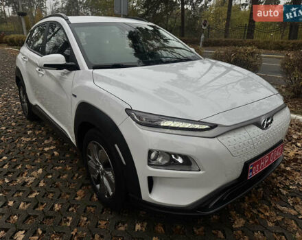 Білий Хендай Kona Electric, об'ємом двигуна 0 л та пробігом 59 тис. км за 17499 $, фото 43 на Automoto.ua