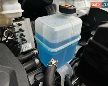 Белый Хендай Kona Electric, объемом двигателя 0 л и пробегом 103 тыс. км за 17999 $, фото 85 на Automoto.ua