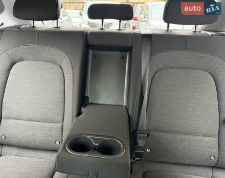 Білий Хендай Kona Electric, об'ємом двигуна 0 л та пробігом 64 тис. км за 14950 $, фото 67 на Automoto.ua