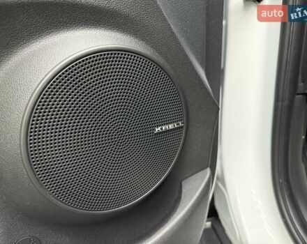 Белый Хендай Kona Electric, объемом двигателя 0 л и пробегом 92 тыс. км за 18983 $, фото 16 на Automoto.ua