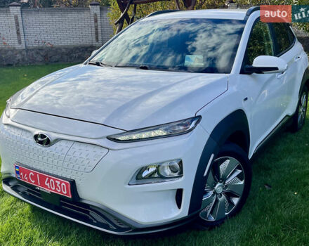 Белый Хендай Kona Electric, объемом двигателя 0 л и пробегом 115 тыс. км за 16900 $, фото 37 на Automoto.ua