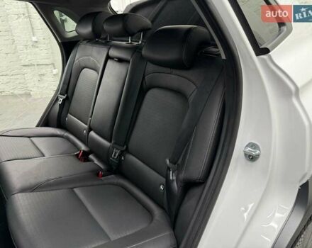 Белый Хендай Kona Electric, объемом двигателя 0 л и пробегом 92 тыс. км за 18983 $, фото 28 на Automoto.ua
