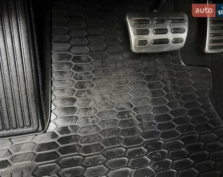 Білий Хендай Kona Electric, об'ємом двигуна 0 л та пробігом 64 тис. км за 14950 $, фото 86 на Automoto.ua