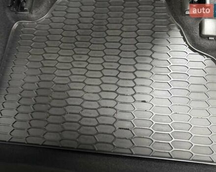 Білий Хендай Kona Electric, об'ємом двигуна 0 л та пробігом 64 тис. км за 14950 $, фото 76 на Automoto.ua