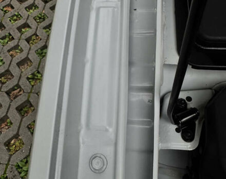 Белый Хендай Kona Electric, объемом двигателя 0 л и пробегом 103 тыс. км за 17999 $, фото 88 на Automoto.ua