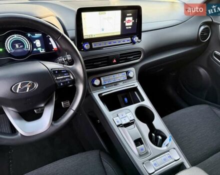Белый Хендай Kona Electric, объемом двигателя 0 л и пробегом 78 тыс. км за 17250 $, фото 55 на Automoto.ua