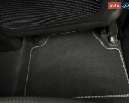 Белый Хендай Kona Electric, объемом двигателя 0 л и пробегом 92 тыс. км за 17950 $, фото 111 на Automoto.ua