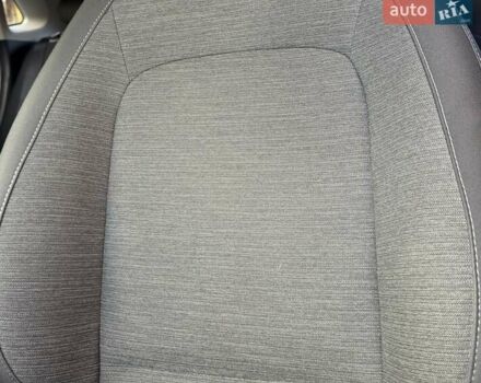 Білий Хендай Kona Electric, об'ємом двигуна 0 л та пробігом 64 тис. км за 16950 $, фото 81 на Automoto.ua