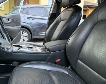 Белый Хендай Kona Electric, объемом двигателя 0 л и пробегом 92 тыс. км за 17950 $, фото 52 на Automoto.ua