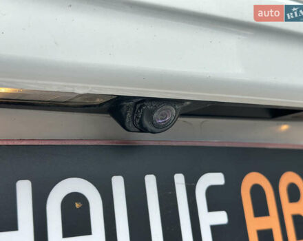 Білий Хендай Kona Electric, об'ємом двигуна 0 л та пробігом 93 тис. км за 18900 $, фото 17 на Automoto.ua