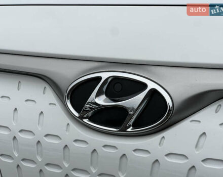 Білий Хендай Kona Electric, об'ємом двигуна 0 л та пробігом 70 тис. км за 19828 $, фото 20 на Automoto.ua