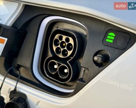 Белый Хендай Kona Electric, объемом двигателя 0 л и пробегом 78 тыс. км за 17250 $, фото 27 на Automoto.ua