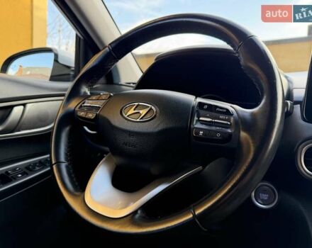 Білий Хендай Kona Electric, об'ємом двигуна 0 л та пробігом 64 тис. км за 16950 $, фото 117 на Automoto.ua