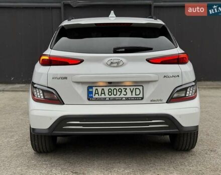Белый Хендай Kona Electric, объемом двигателя 0 л и пробегом 64 тыс. км за 21499 $, фото 5 на Automoto.ua