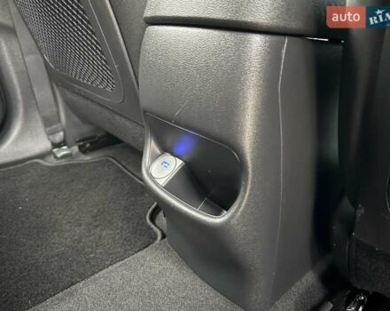 Белый Хендай Kona Electric, объемом двигателя 0 л и пробегом 64 тыс. км за 21499 $, фото 69 на Automoto.ua