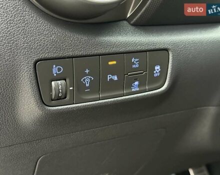 Белый Хендай Kona Electric, объемом двигателя 0 л и пробегом 64 тыс. км за 21499 $, фото 45 на Automoto.ua