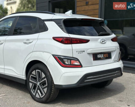Білий Хендай Kona Electric, об'ємом двигуна 0 л та пробігом 93 тис. км за 18900 $, фото 14 на Automoto.ua