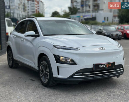 Білий Хендай Kona Electric, об'ємом двигуна 0 л та пробігом 93 тис. км за 18900 $, фото 7 на Automoto.ua