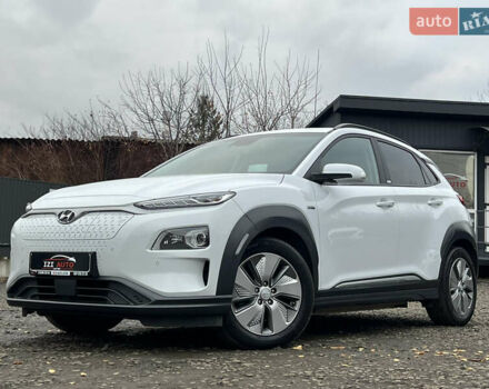 Білий Хендай Kona Electric, об'ємом двигуна 0 л та пробігом 70 тис. км за 19828 $, фото 3 на Automoto.ua